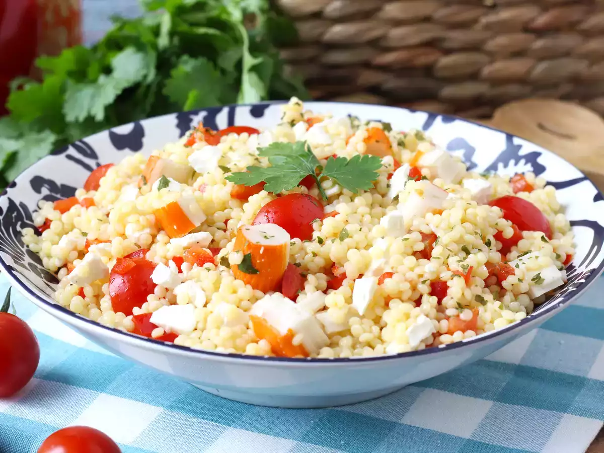 Salada de cuscuz pérola com delícias do mar (surimi): Fresca, colorida e deliciosa - foto 5