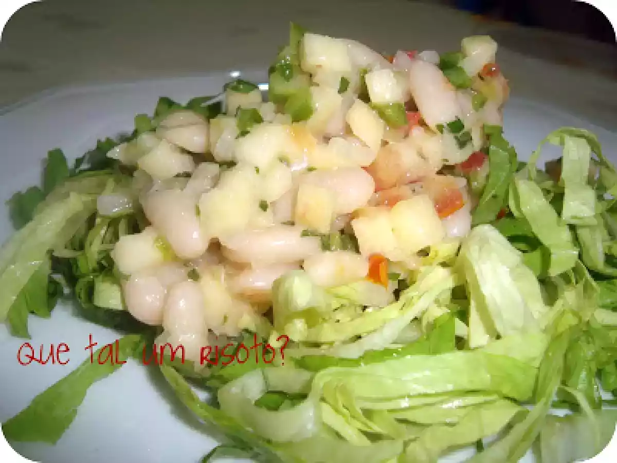 SALADA DE FEIJÃO BRANCO COM MAÇÃ