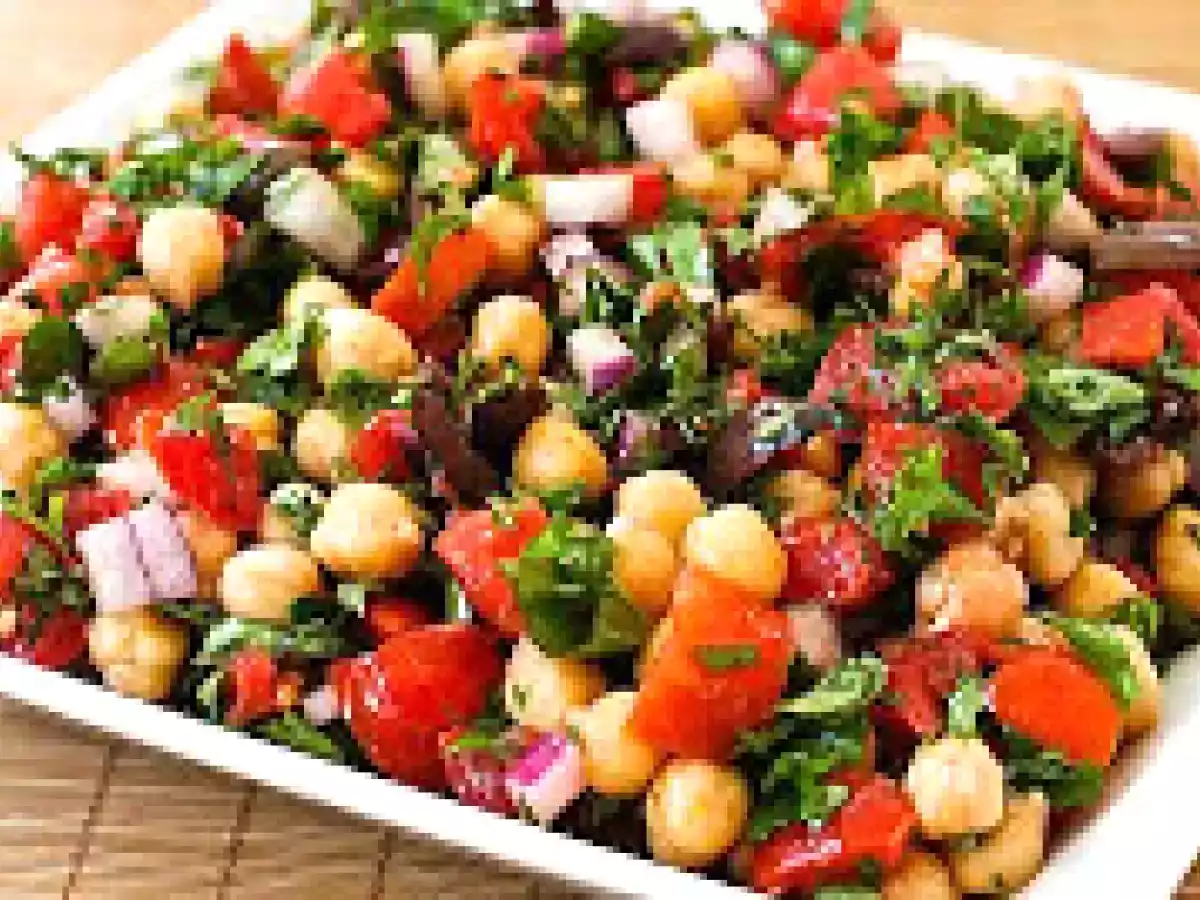 Salada de Feijão Branco ou Grão-de-Bico (vegana)