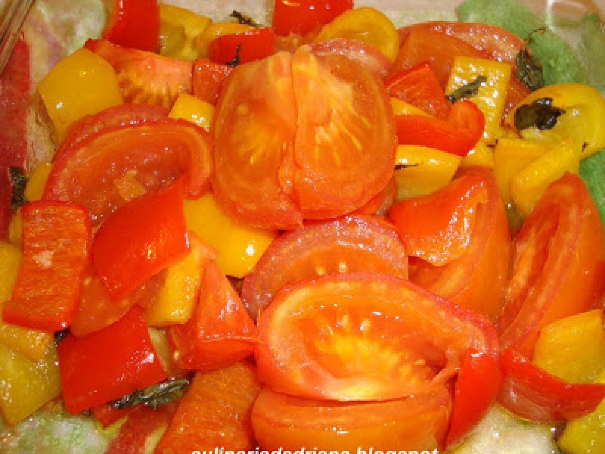 Salada de forno de tomate e pimentão