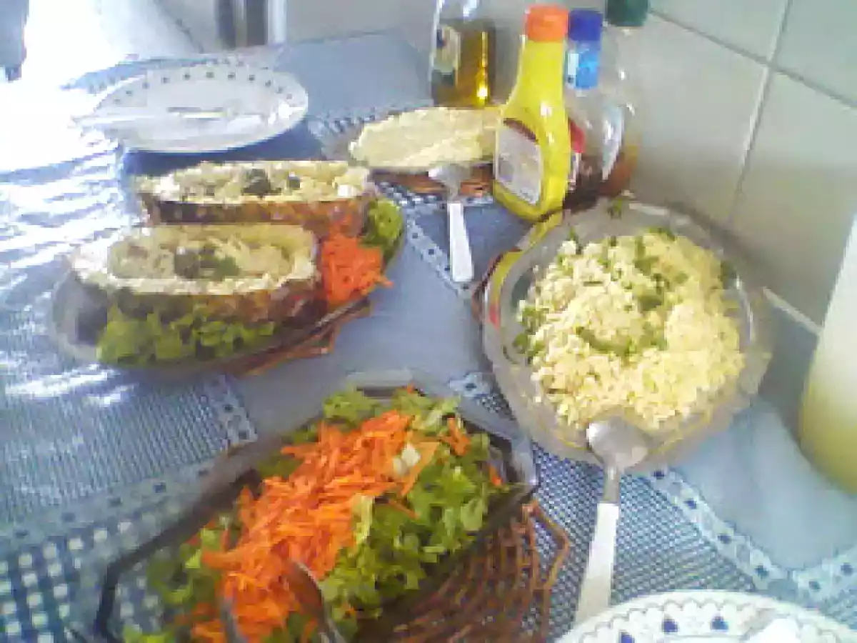 Salada de Frango com Iogurte no Abacaxi - foto 4