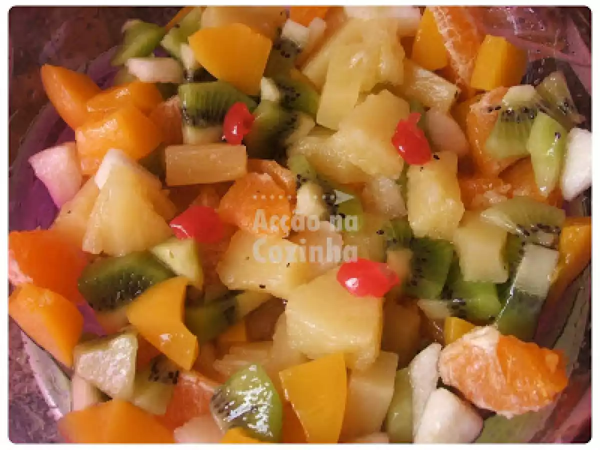 Salada de fruta com vinagre de framboesa