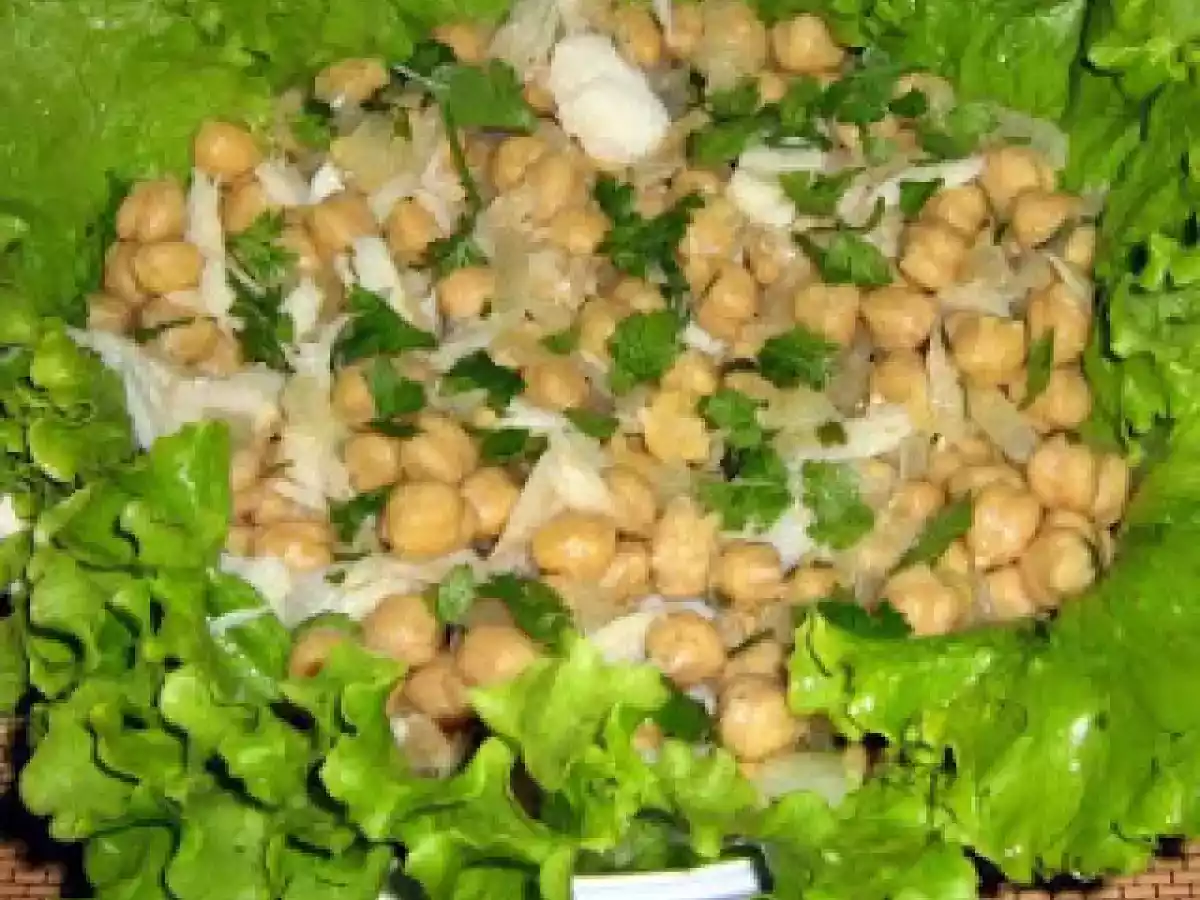 SALADA de GRÃO-de-BICO