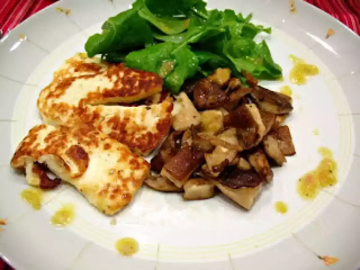 Salada de halloumi com cogumelos