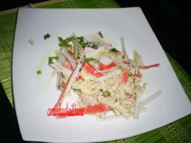 Salada de kani com parafuso ou penne