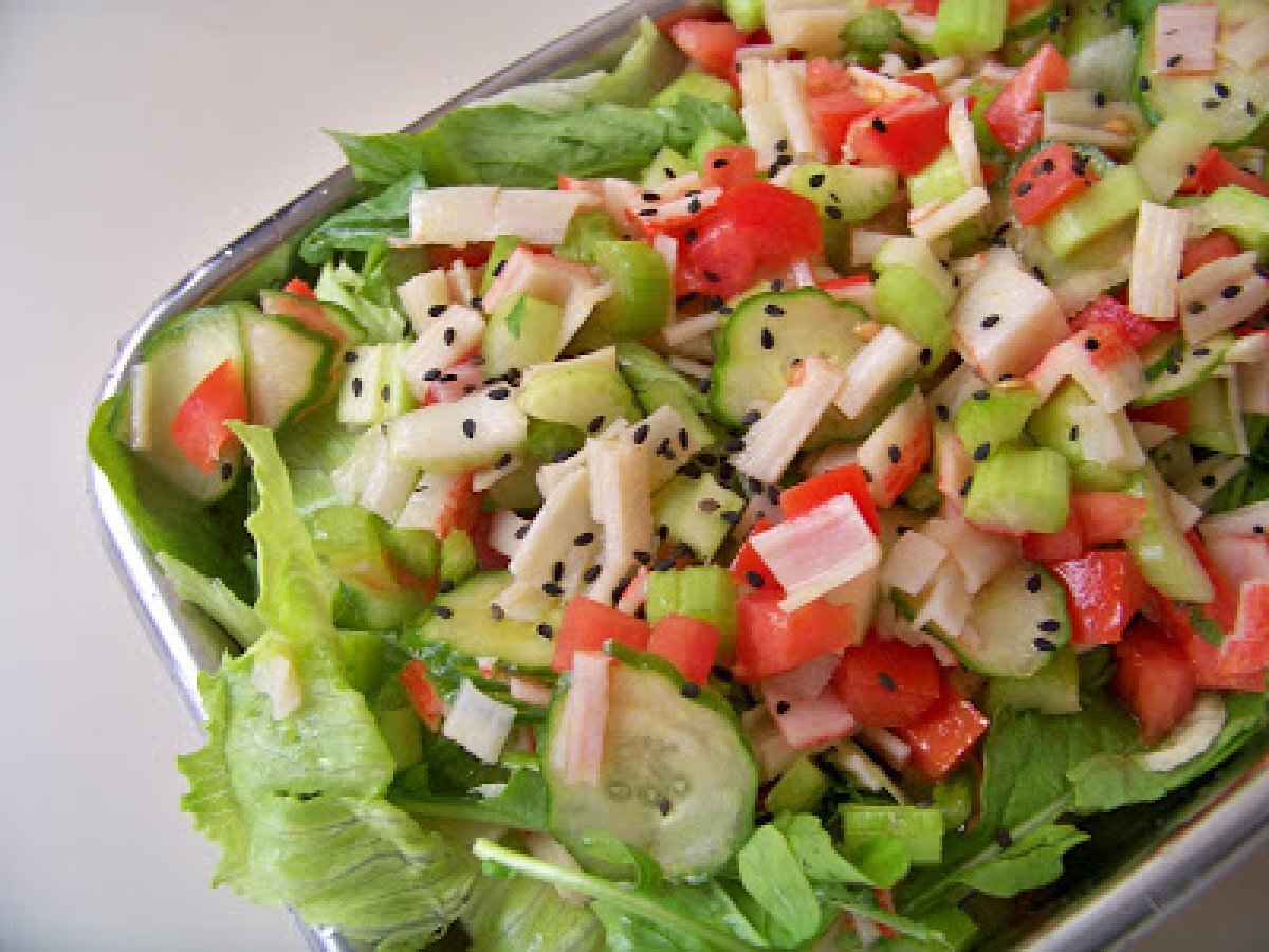 Salada de kani, salsão e etc