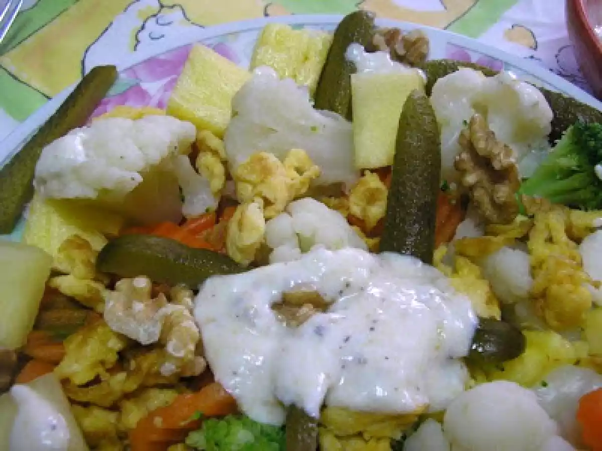 Salada de legumes com ovo e abacaxi - foto 2