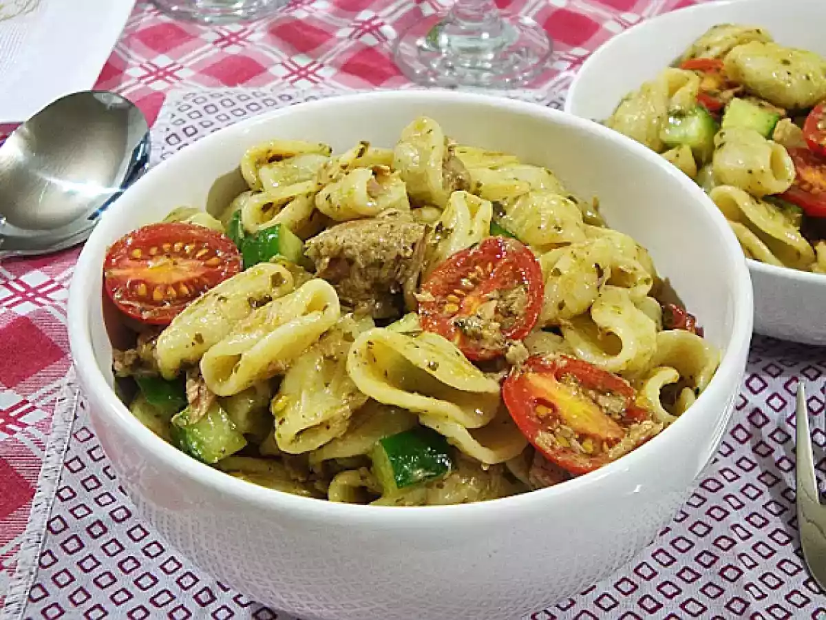 Salada de Macarrão com Atum ao Pesto