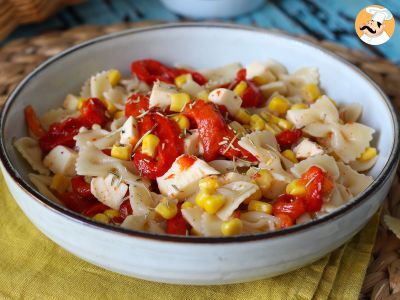 Salada de macarrão com pimento, milho e queijo mozzarella - foto 4