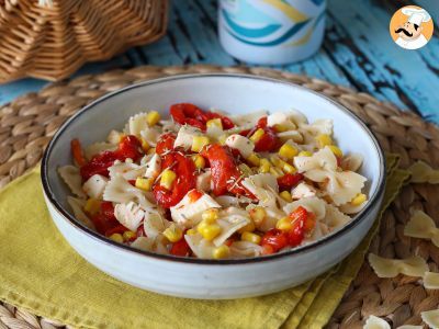 Salada de macarrão com pimento, milho e queijo mozzarella - foto 5