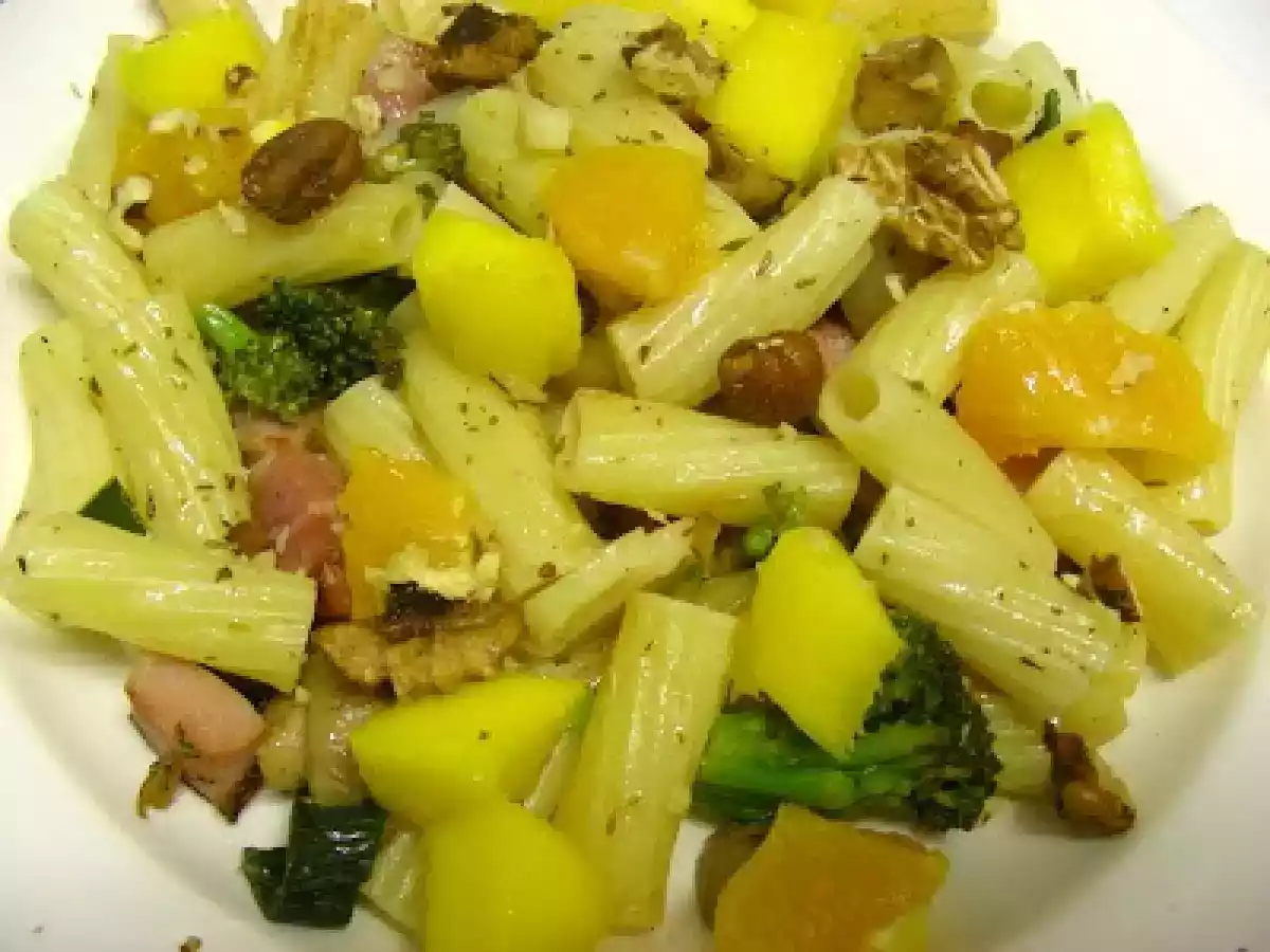 Salada de macarrão riscado