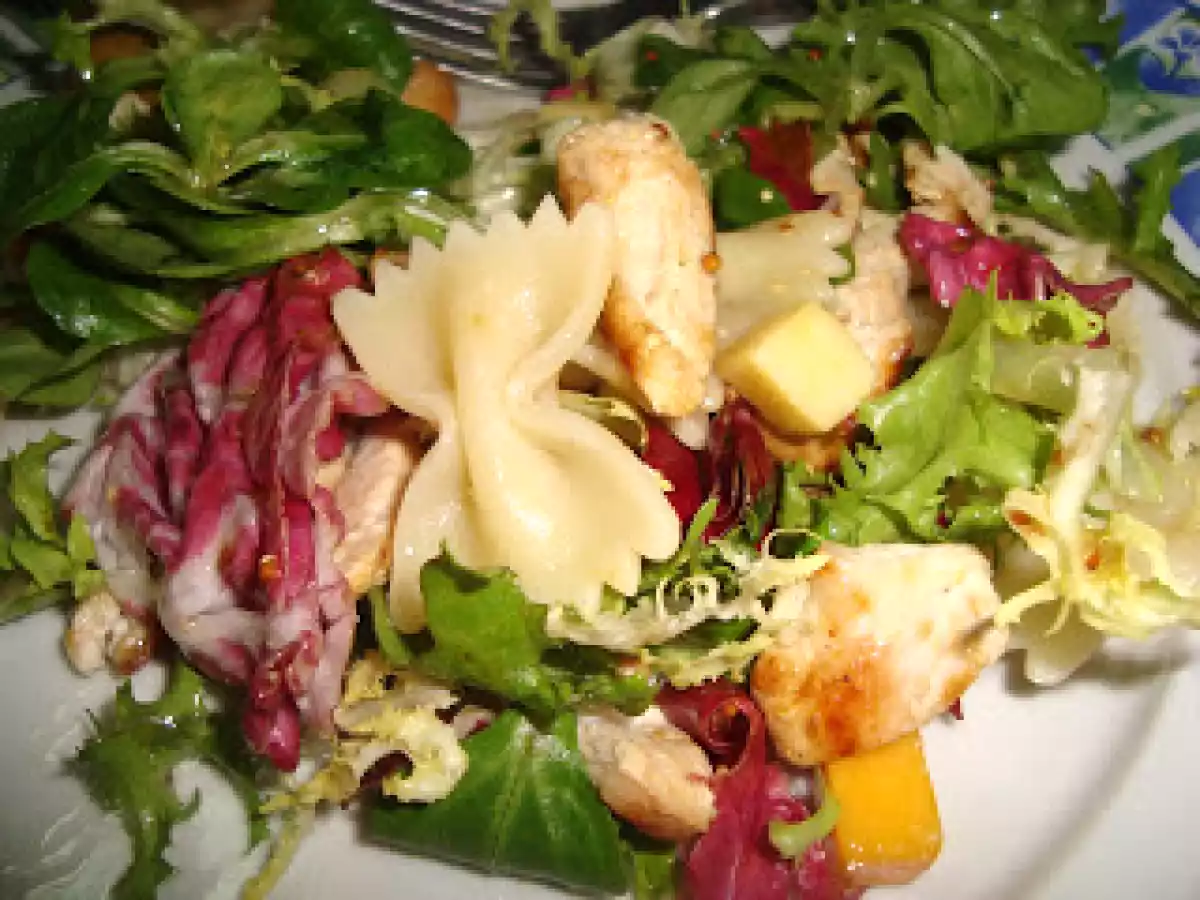 Salada de Massa e Peru