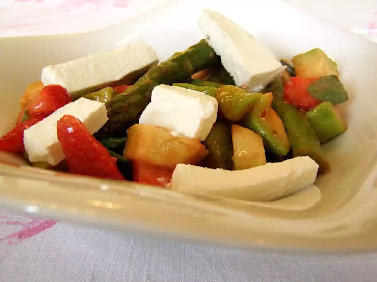 Salada de morangos, aspargos e abacate - foto 3