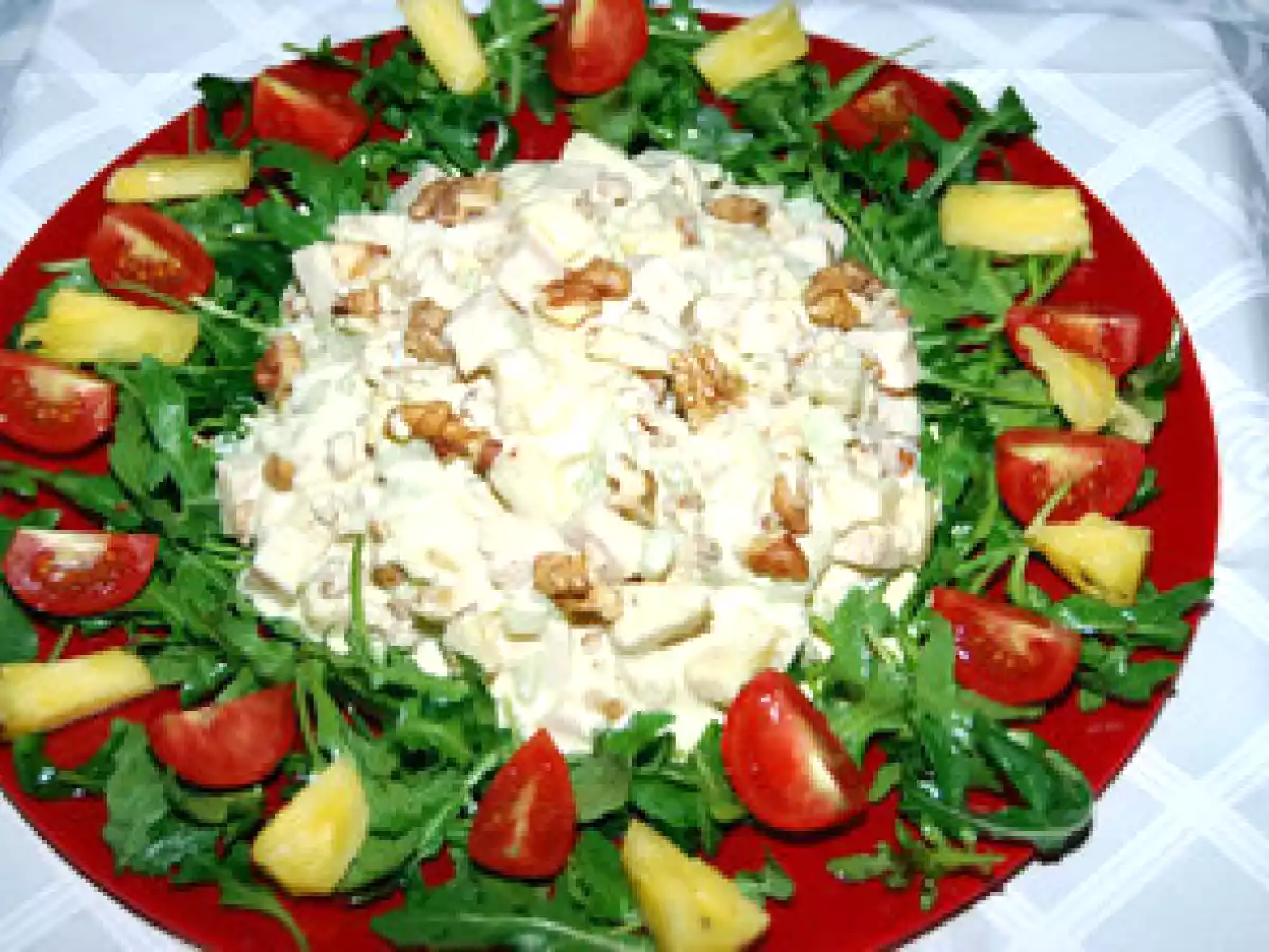 SALADA DE PEITO DE FRANGO