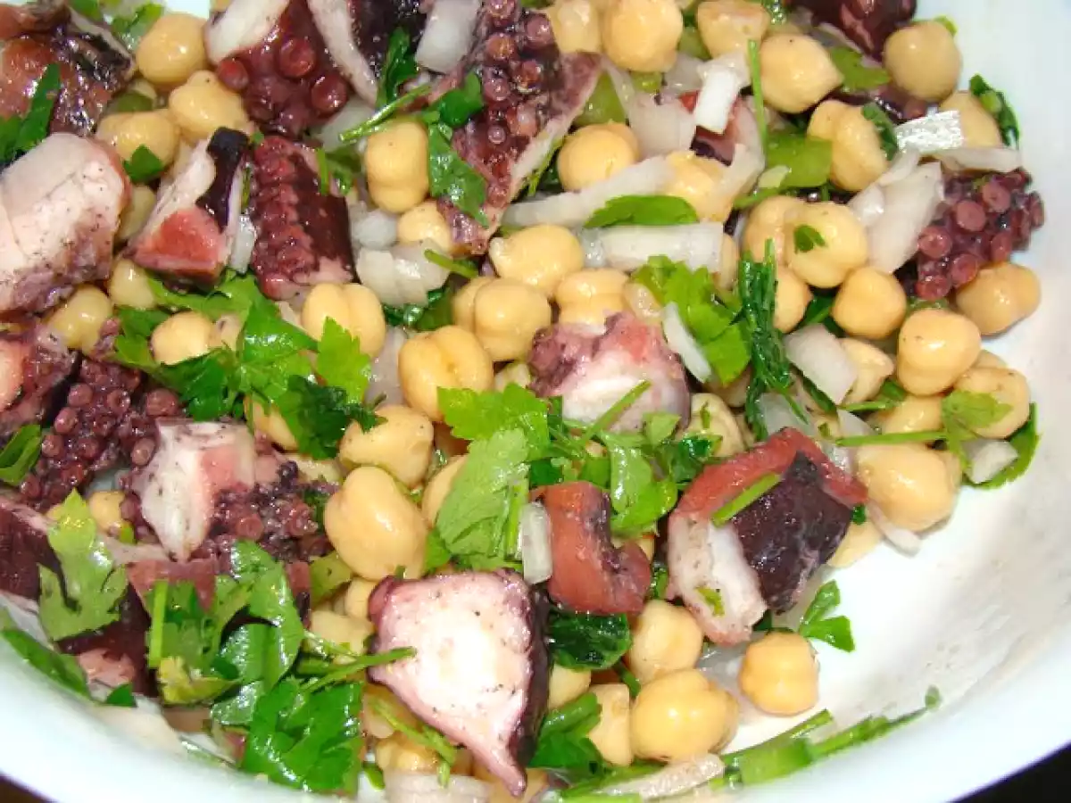 Salada de Polvo com Grão de Bico - foto 2