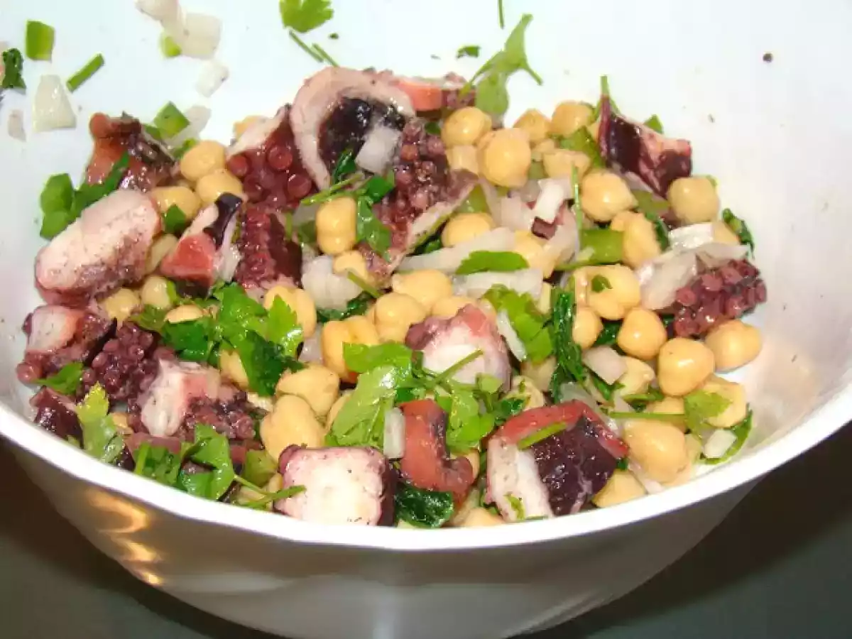 Salada de Polvo com Grão de Bico - foto 3