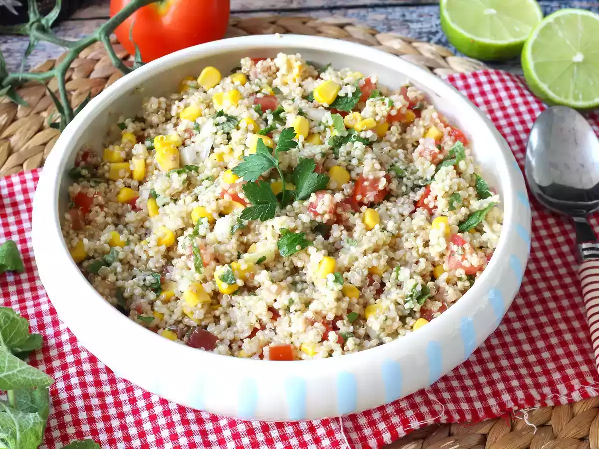 Salada de quinoa com sabor de tabule: Refrescante e ainda mais saudável
