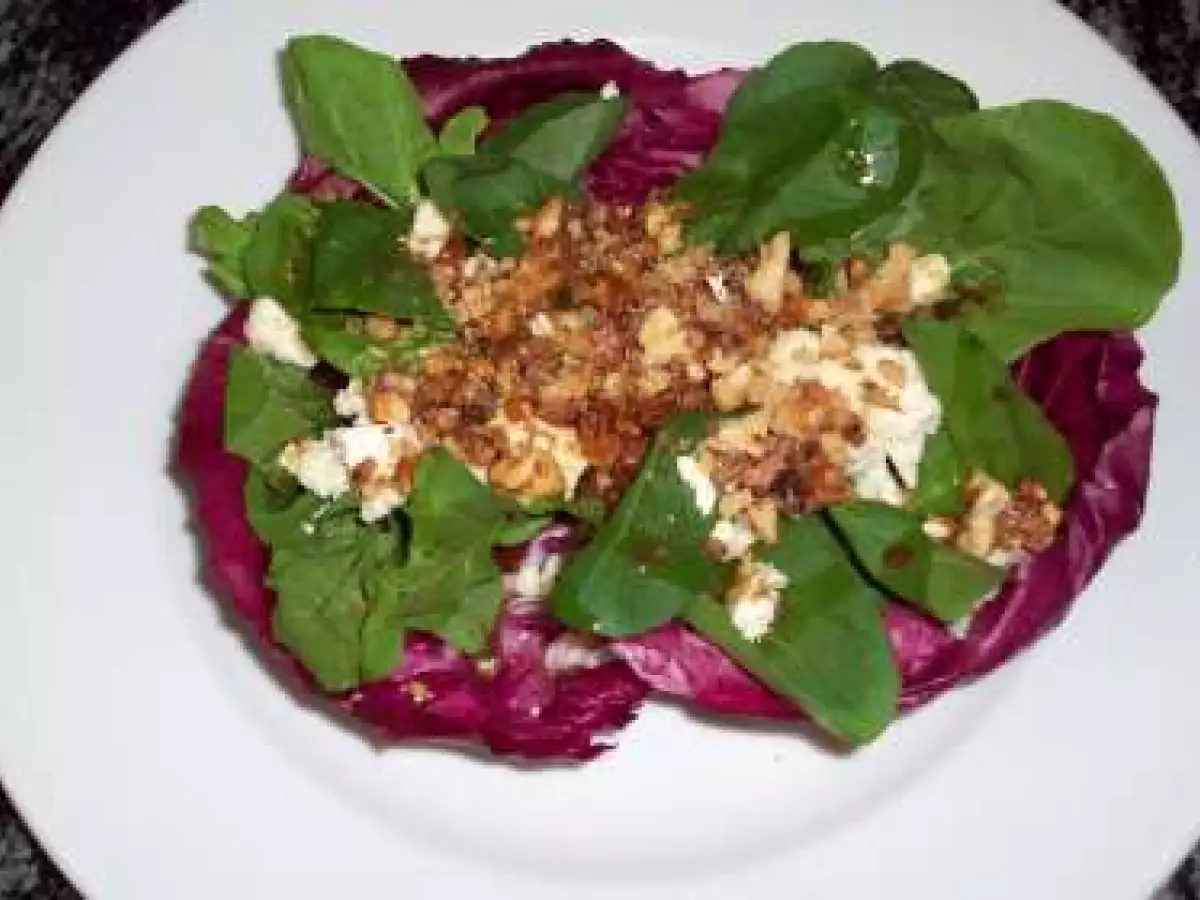 Salada de radicchio com gorgonzola e nozes carameladas - foto 3