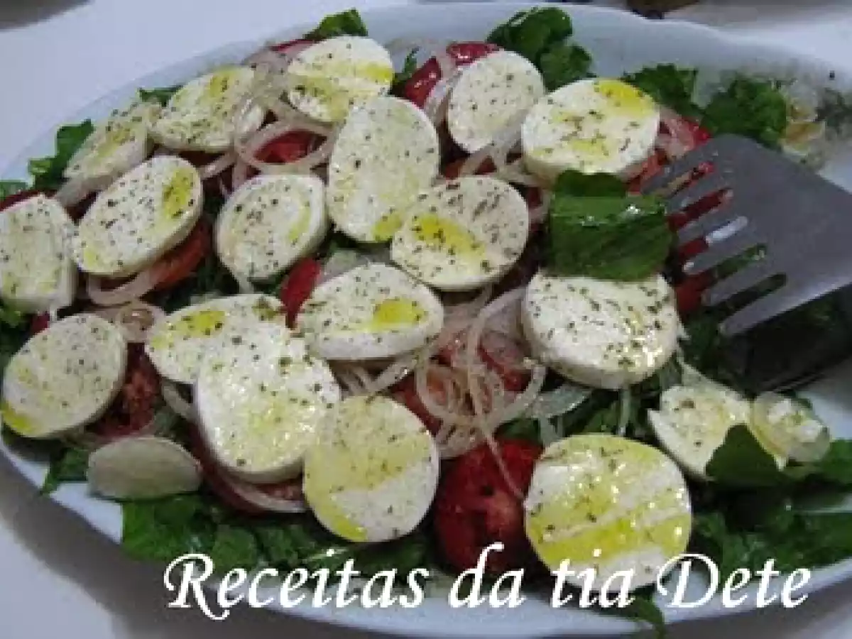 SALADA DE RÚCULA COM MUSSARELA DE BÚFALA