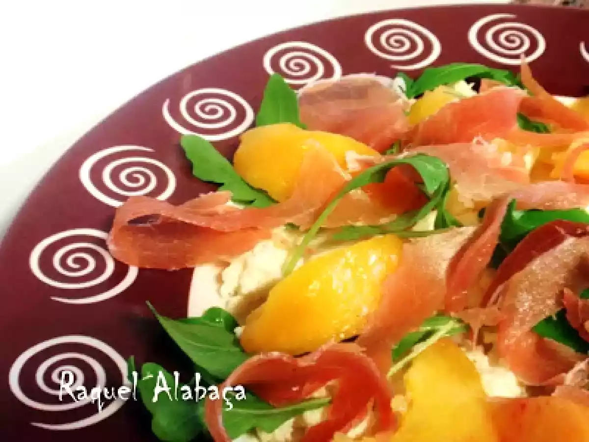 Salada de Rúcula com pêssego, mozzarella e presunto - foto 2