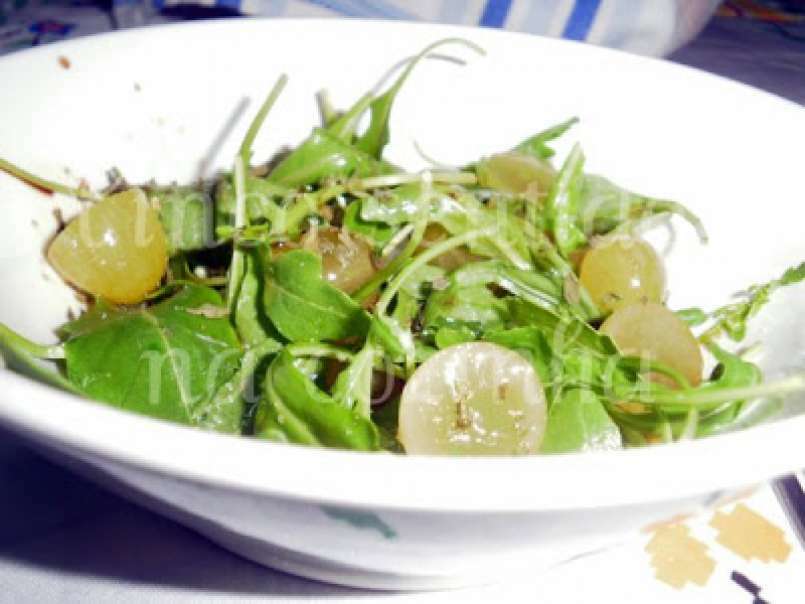 Salada de rúcula e uvas brancas, foto 2