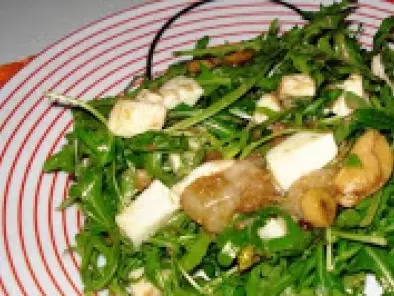 Salada de Rúcula, Mozzarella e Pêra Caramelizada