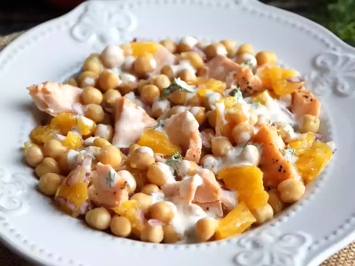 Salada de salmão, grão de bico e laranja - foto 2