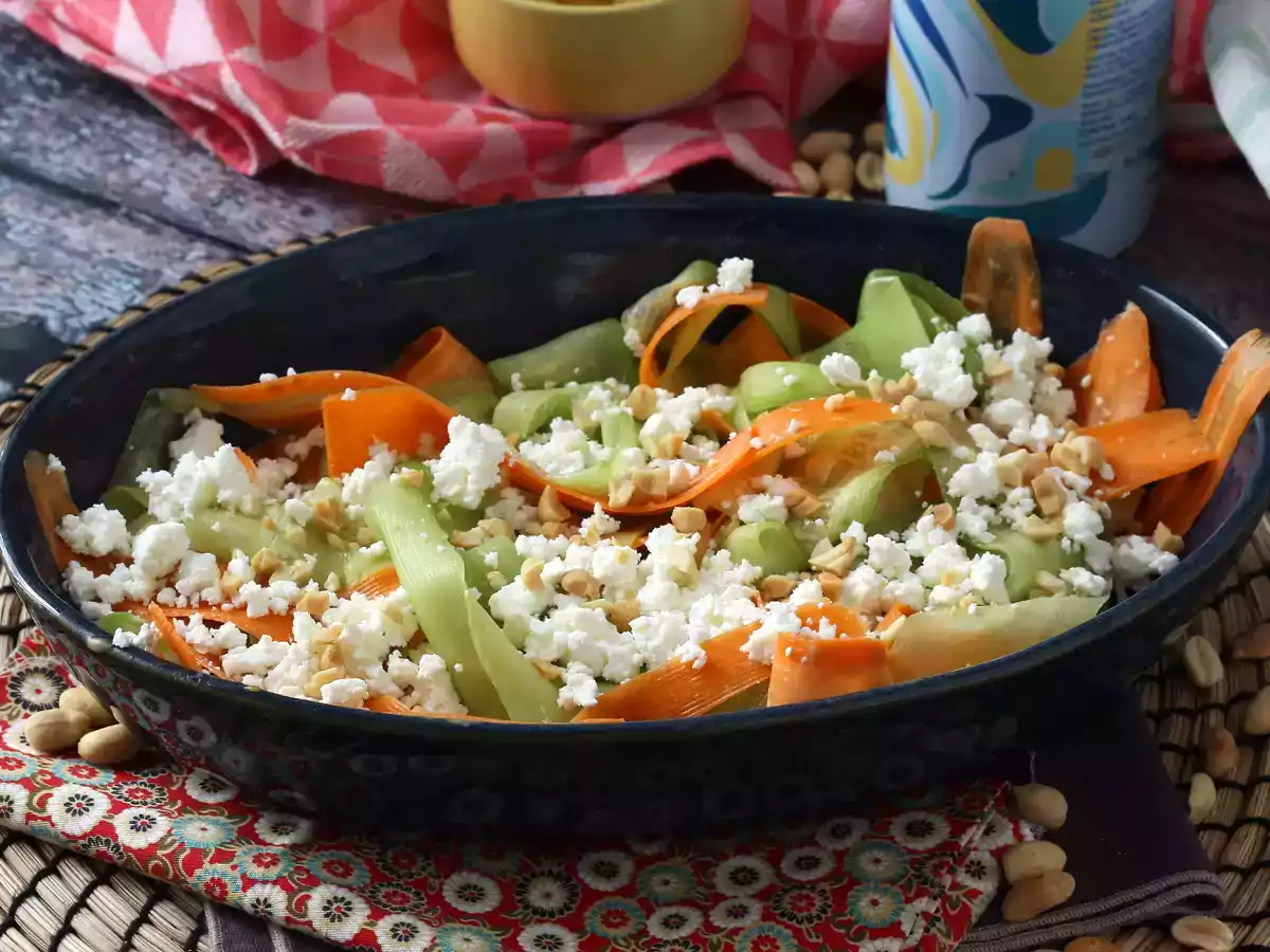 Salada de tagliatelle de legumes com molho de amendoim - foto 3