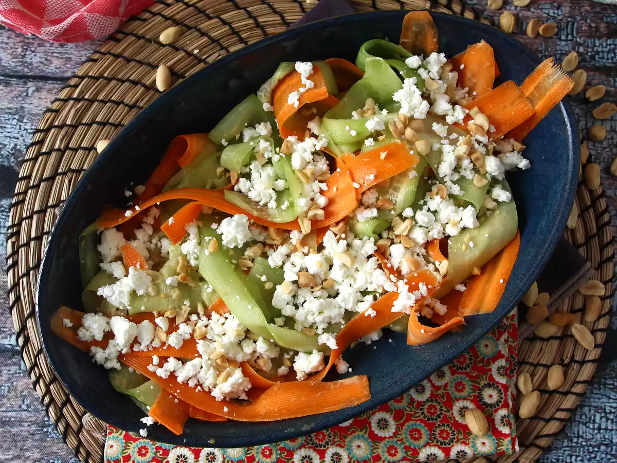 Salada de tagliatelle de legumes com molho de amendoim - foto 5