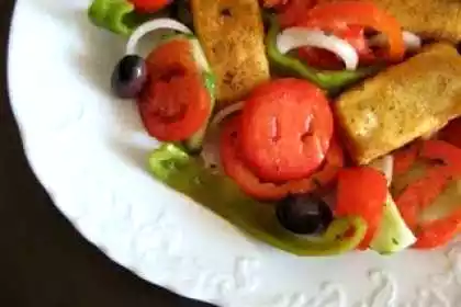 Salada de tofu