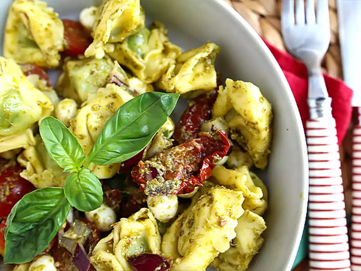 Salada de tortellini e pesto - foto 4