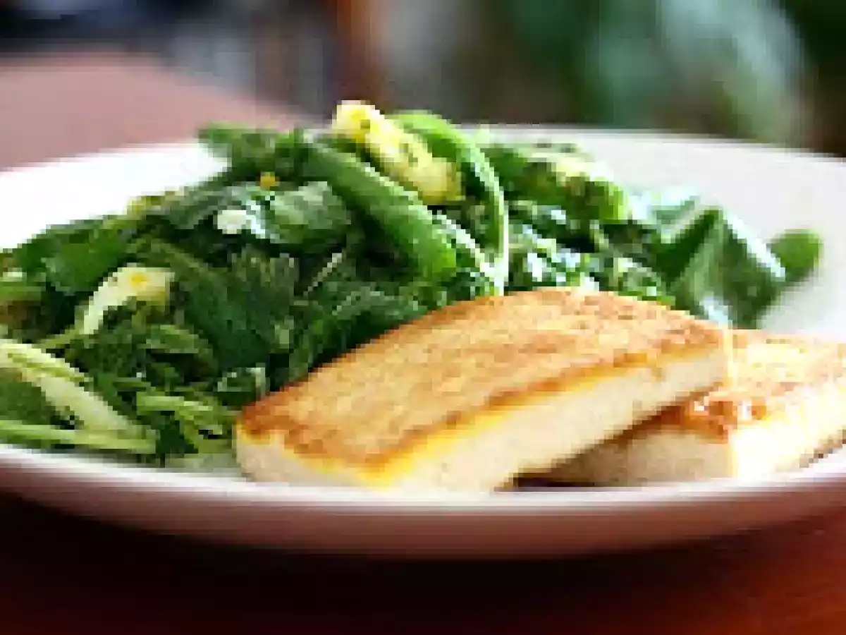 Salada de Vagem com Ervas e Tofu Frito (ovo-lacto)