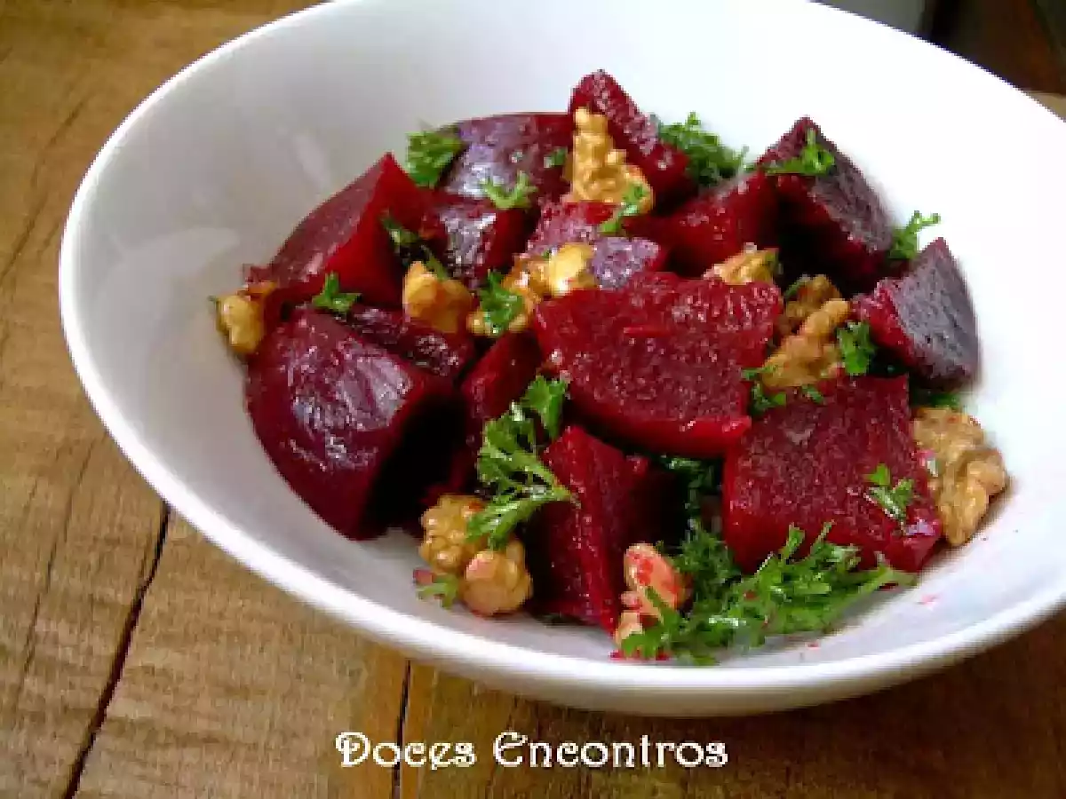 Salada marroquina de beterraba, canela e salsa