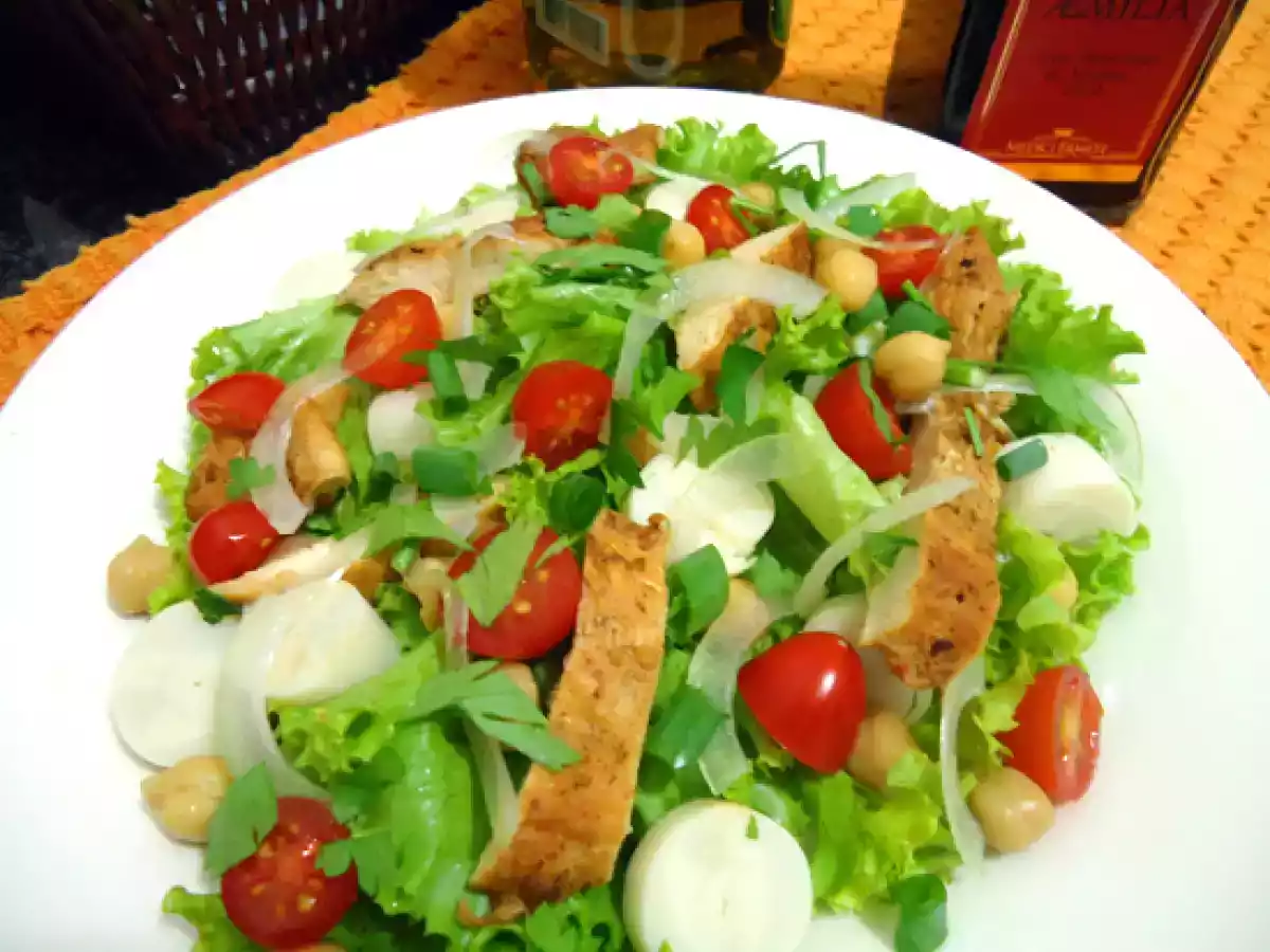 Salada Mista com Filé de Peito de Frango Gelhado - foto 2