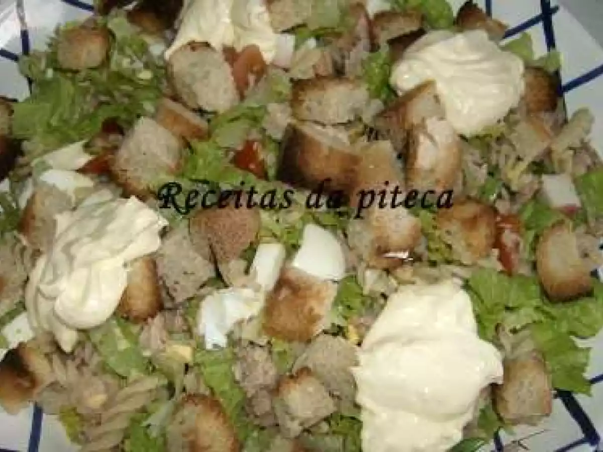 Salada mista de atum