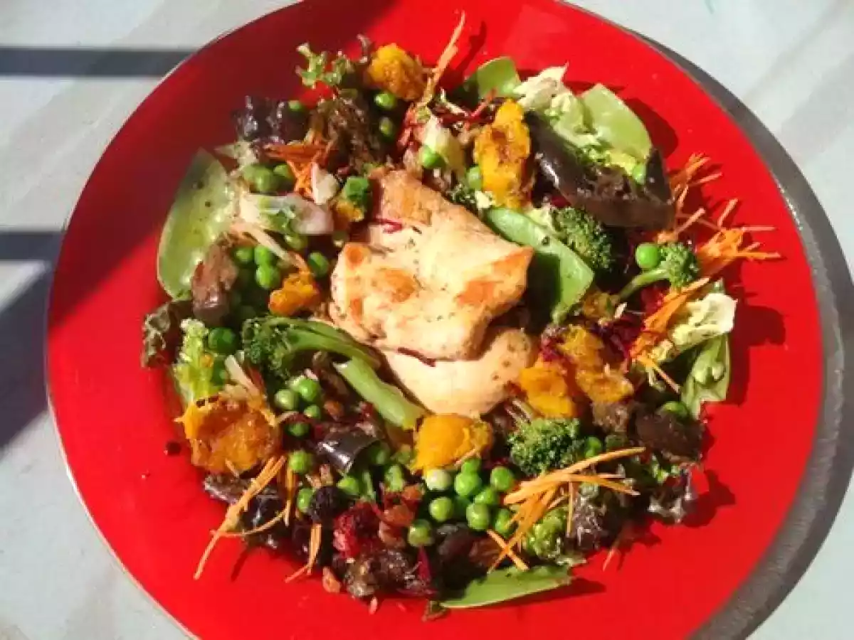 Salada Mista e Frango GrelhadoAlface roxaErvilhas tortas...