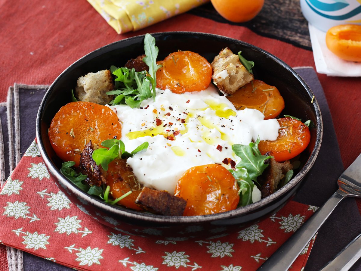 Salada refrescante de damasco assado, rúcula e burrata - foto 3