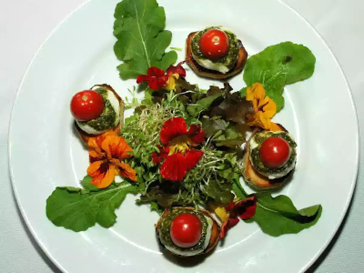 Salada regada ao molho pesto - foto 3