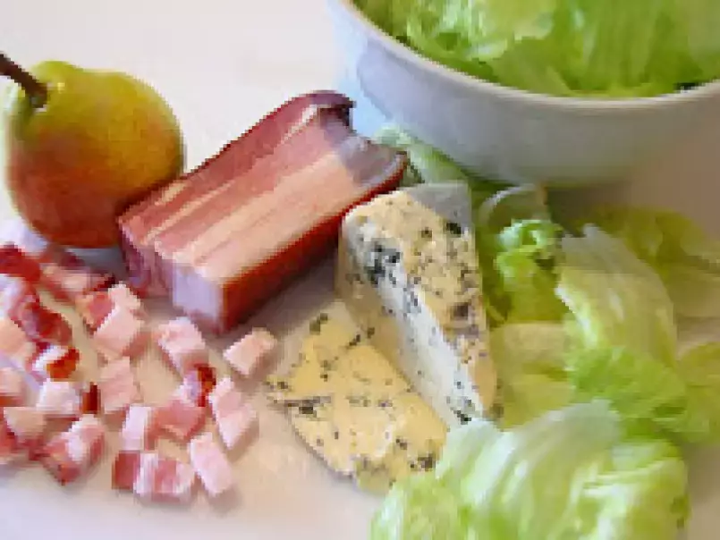 Salada verde com peras, gorgonzola e bacon - foto 2