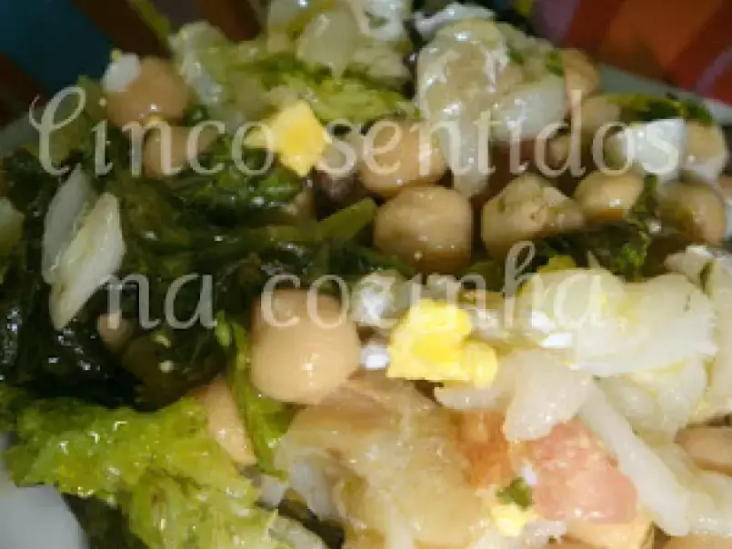 Salada verde de bacalhau com grão, foto 1