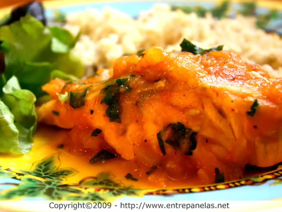 Salmão ao molho de tomates