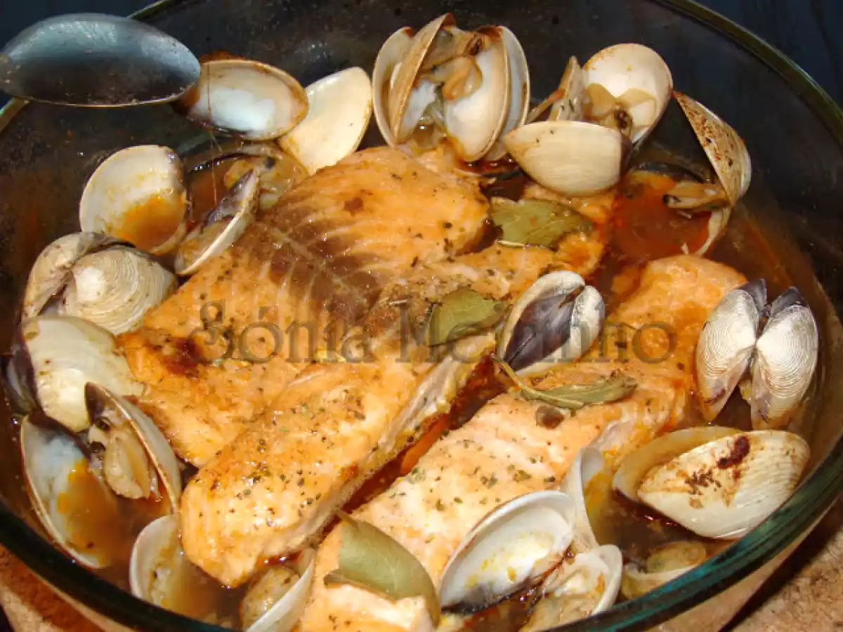Salmão assado no Forno com Amêijoas