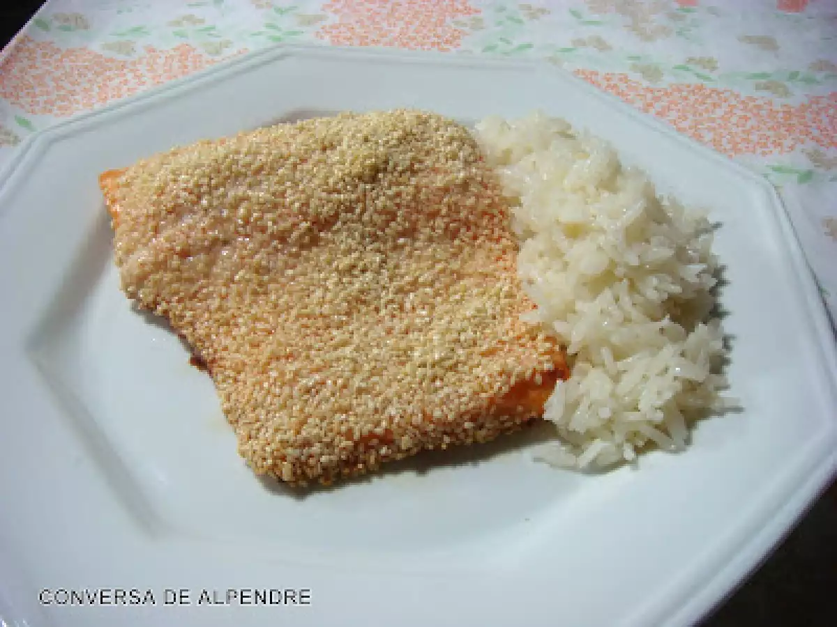 SALMÃO COM CROSTA DE GERGELIM E ARROZ ORIENTAL