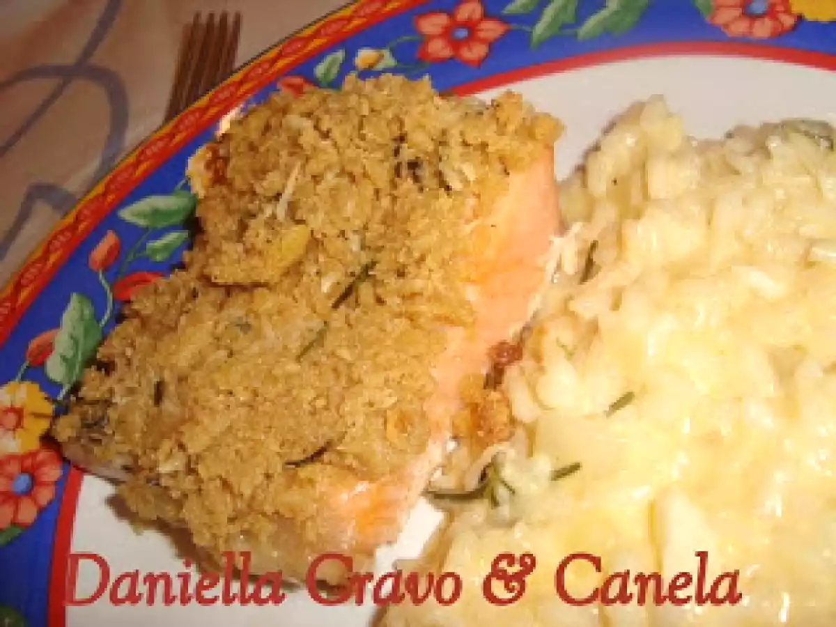 Salmão com crosta de parmesão e alecrim