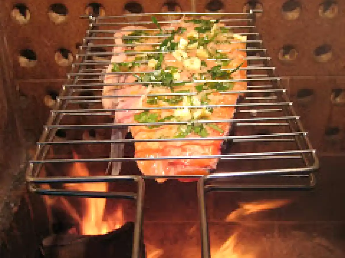 Salmão com ervas na brasa
