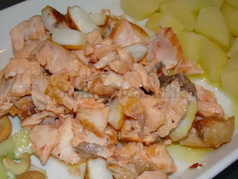 Salmão e Pota Grelhados com Batata Cozida e Salada de Pepino com Cajús - foto 6