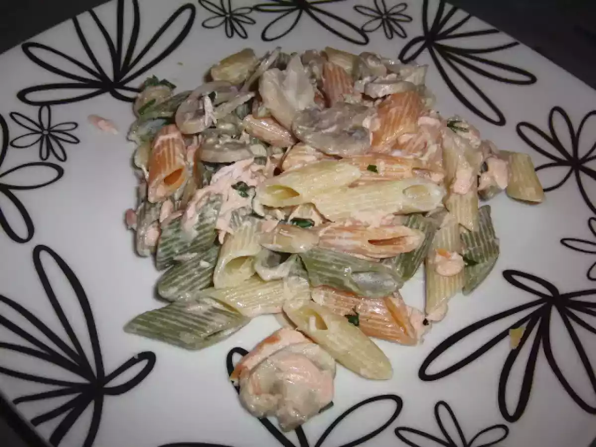 Salmão em molho de natas e ervas aromáticas