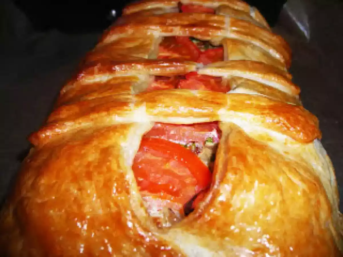 Salmao en'croute com recheio de queijo Filadelfia e Cebola Caramelizada