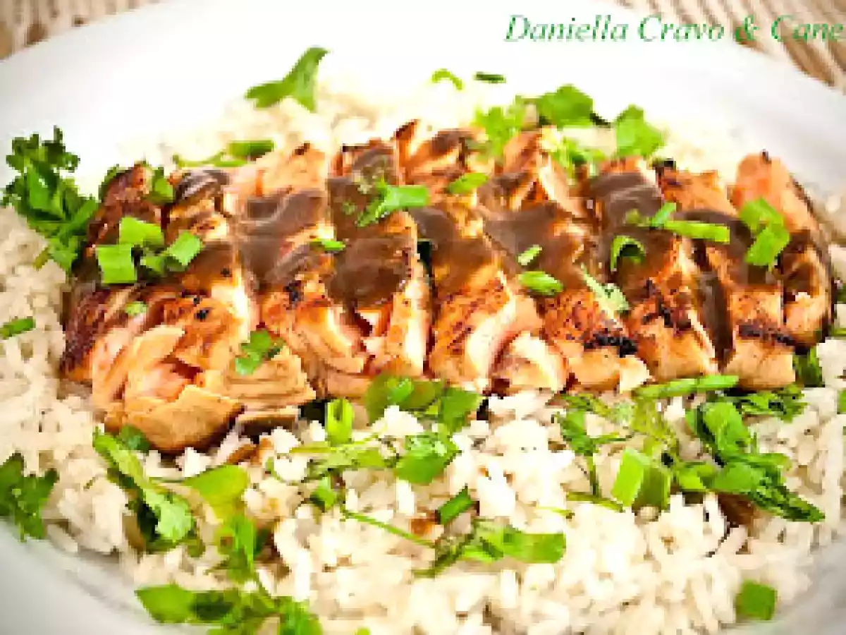 Salmão Marinado sobre Arroz com Coentro - foto 3