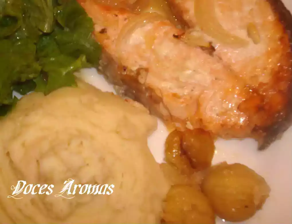 Salmão no forno com castanhas